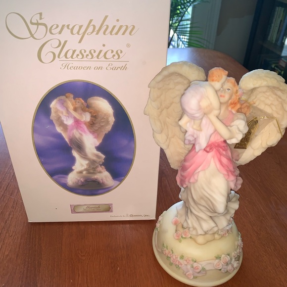 Seraphim Classics Heaven on Earth “Mariah” Heavenly Joy Musical Angel 9.75” tall - Picture 3 of 5